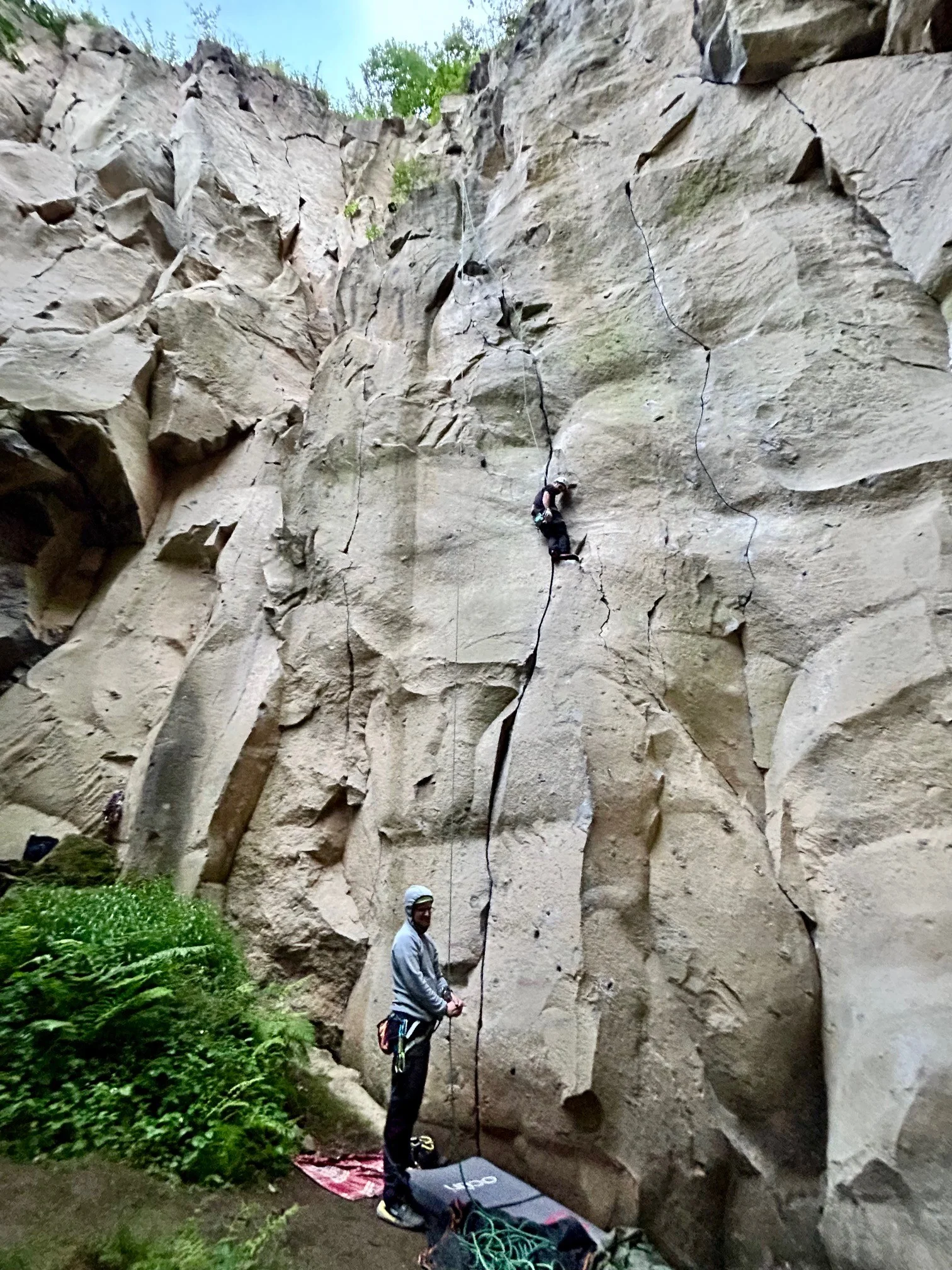 Peter und Tono beim Projektieren  | © DAV Koblenz