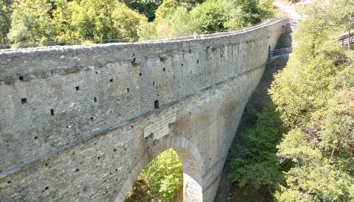 Die römische Aquäduktbrücke von Pont d'Ael | © DAV-KO-Bergsteigergruppe