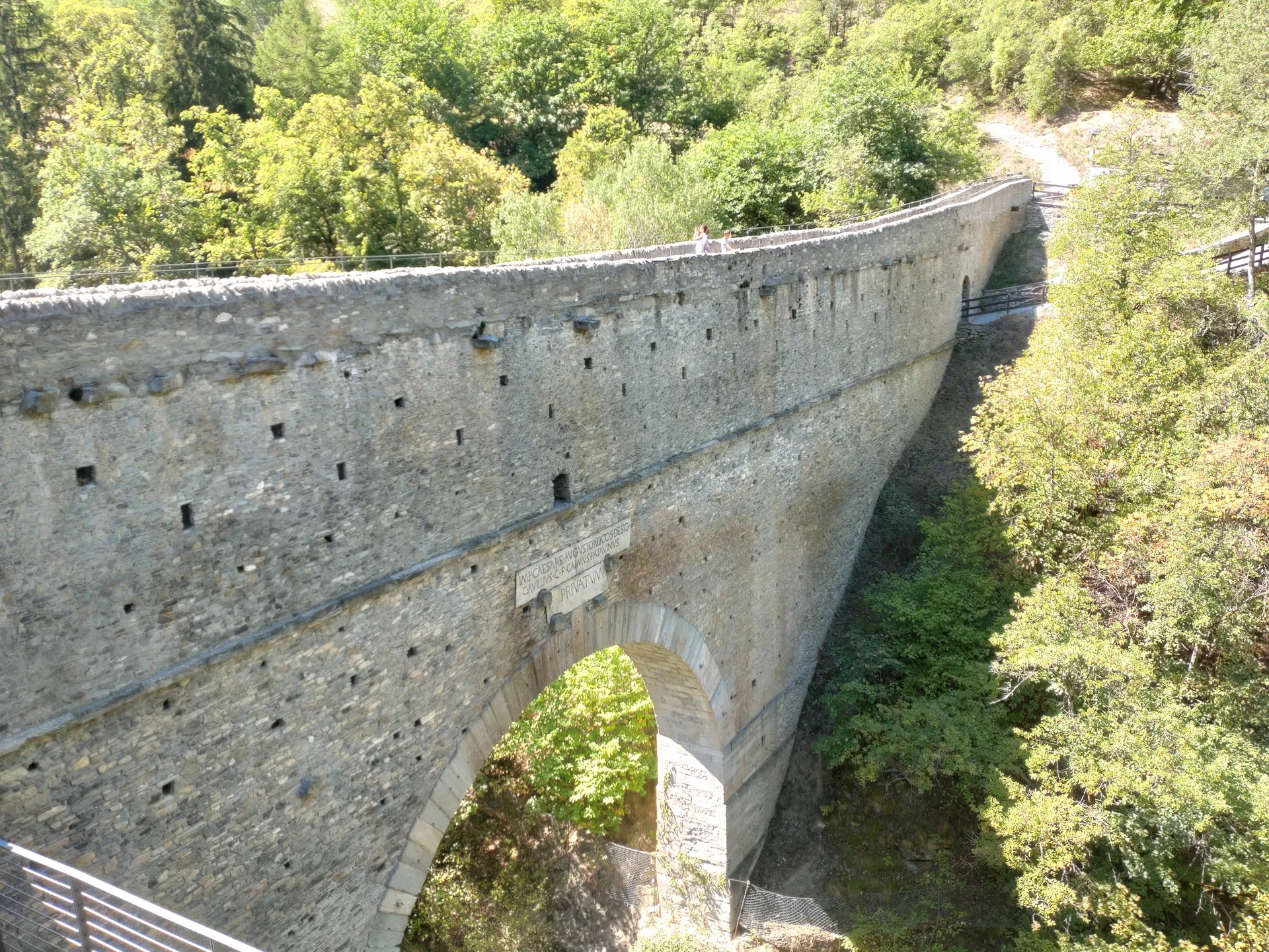 Die römische Aquäduktbrücke von Pont d'Ael | © DAV-KO-Bergsteigergruppe