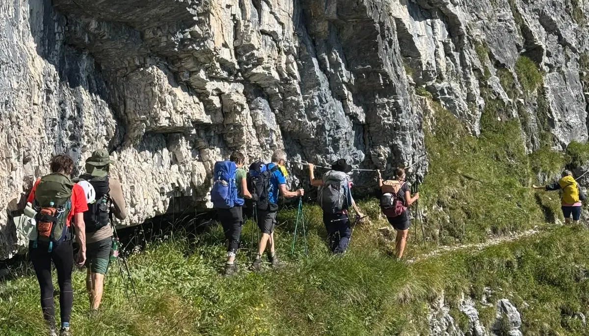 Schmaler Pfad mit Seilsicherungen | © DAV Koblenz