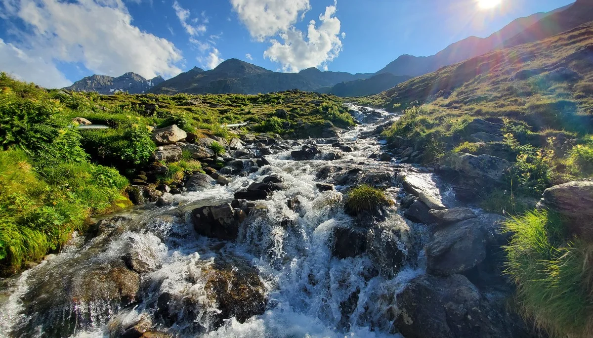 Ein Bach neben der Hütte | © Uwe Henning