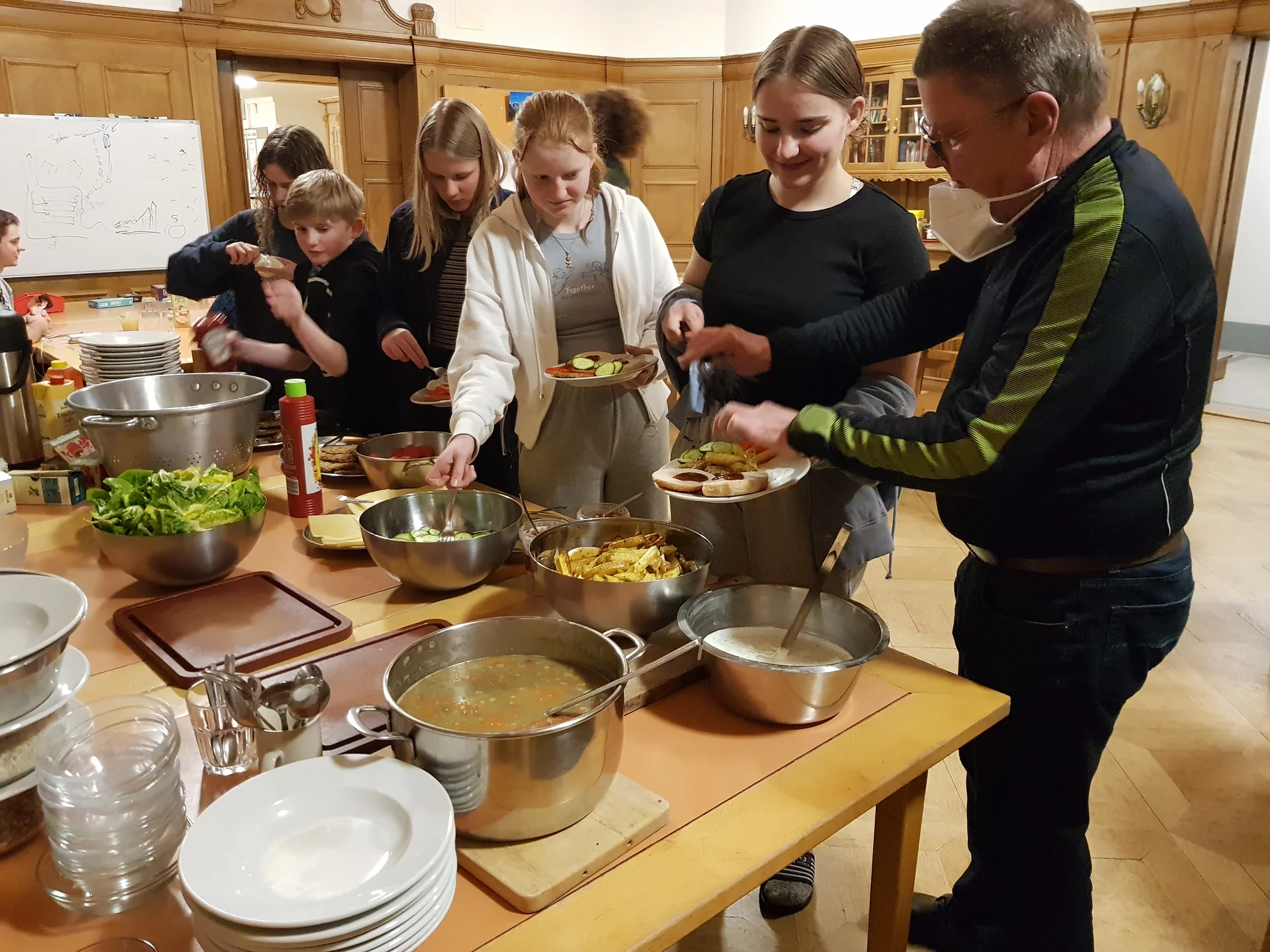 Büffetausgabe | © DAV Koblenz