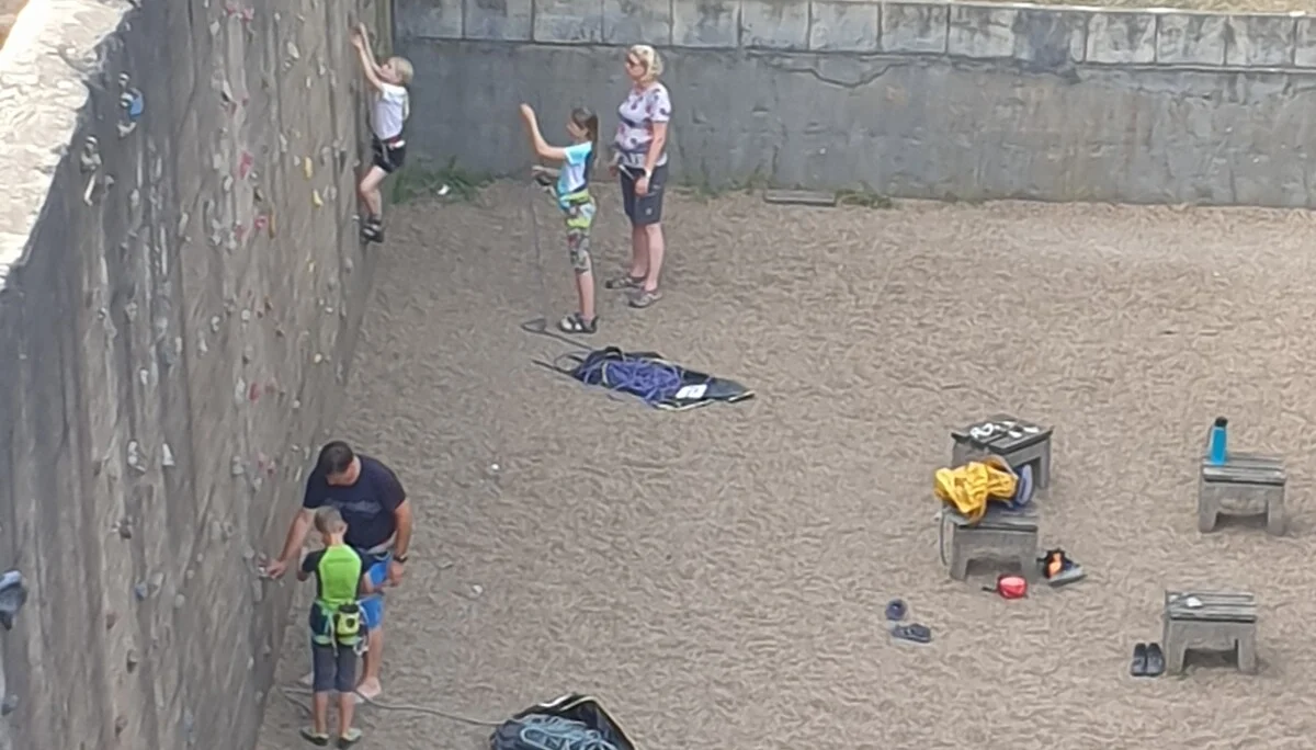 Die Industrieruine als Klettertempel | © C. Rülke