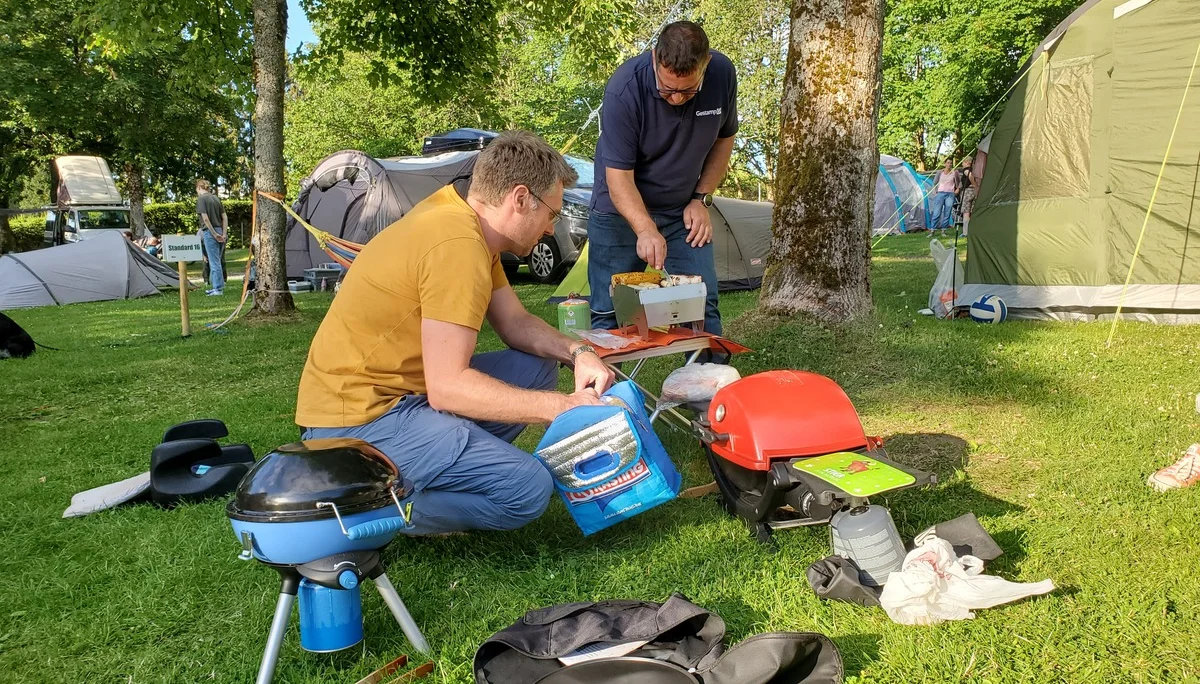 Vorbereitung zum Grillen | © Uwe Henning