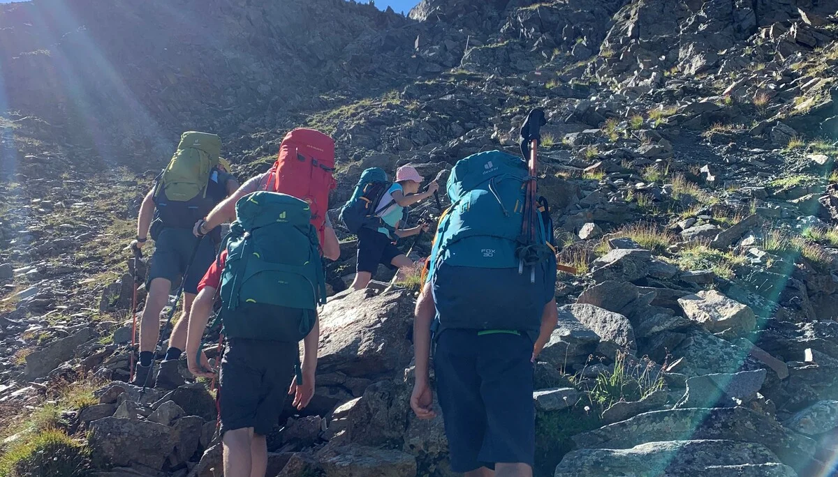 schweißtreibender Aufstieg | © Jörg Dauer