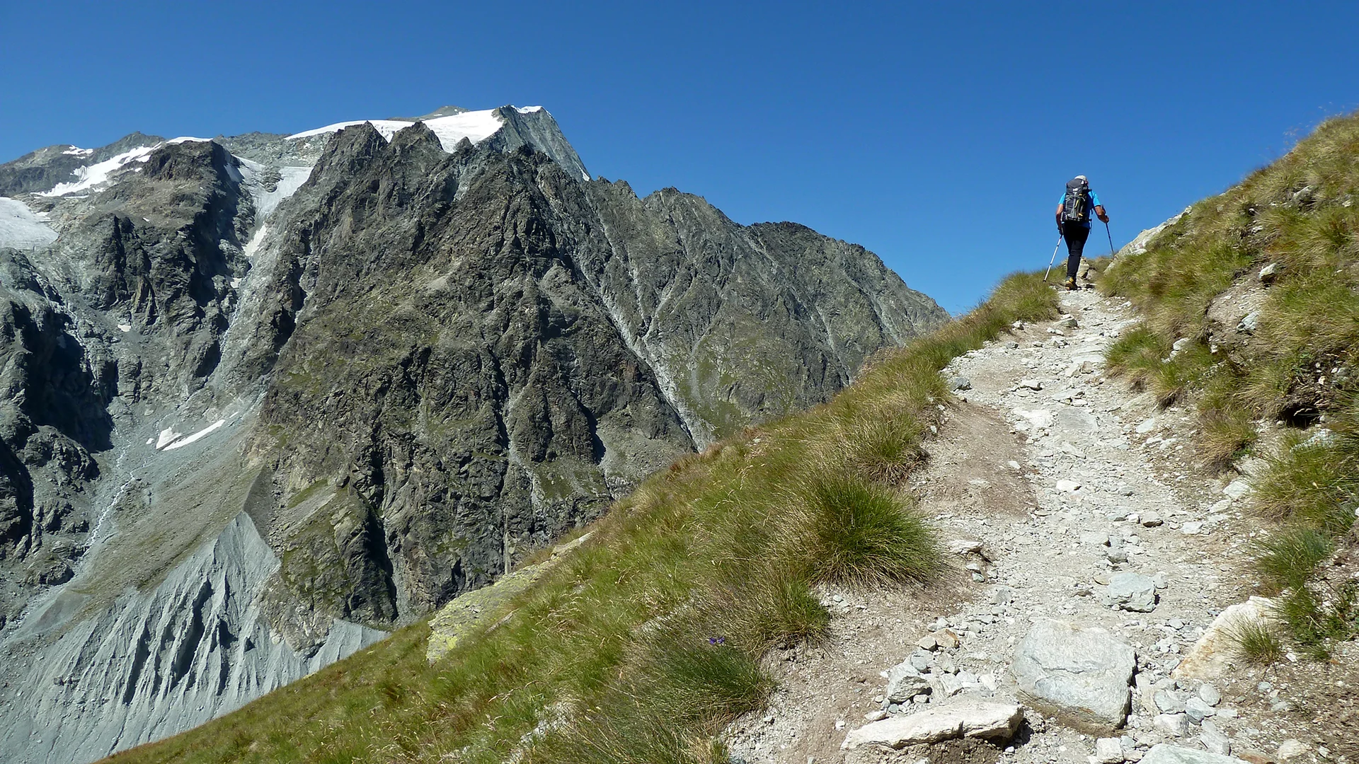 Die Pigne d´Arolla (3790m) im Aufstieg zur Cabane Bertol ( 3311m) | © DAV Koblenz | Hulley