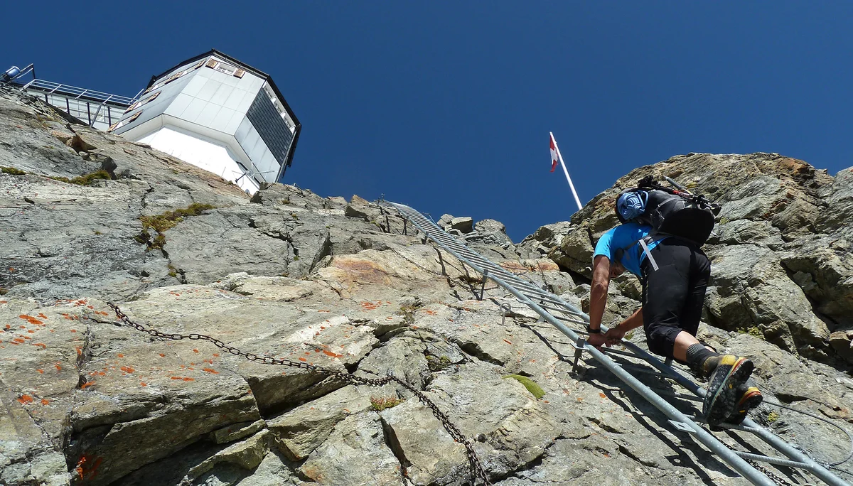 Steile Leitern führen empor zur Cabane Bertol ( 3311m) | © DAV Koblenz | Hulley