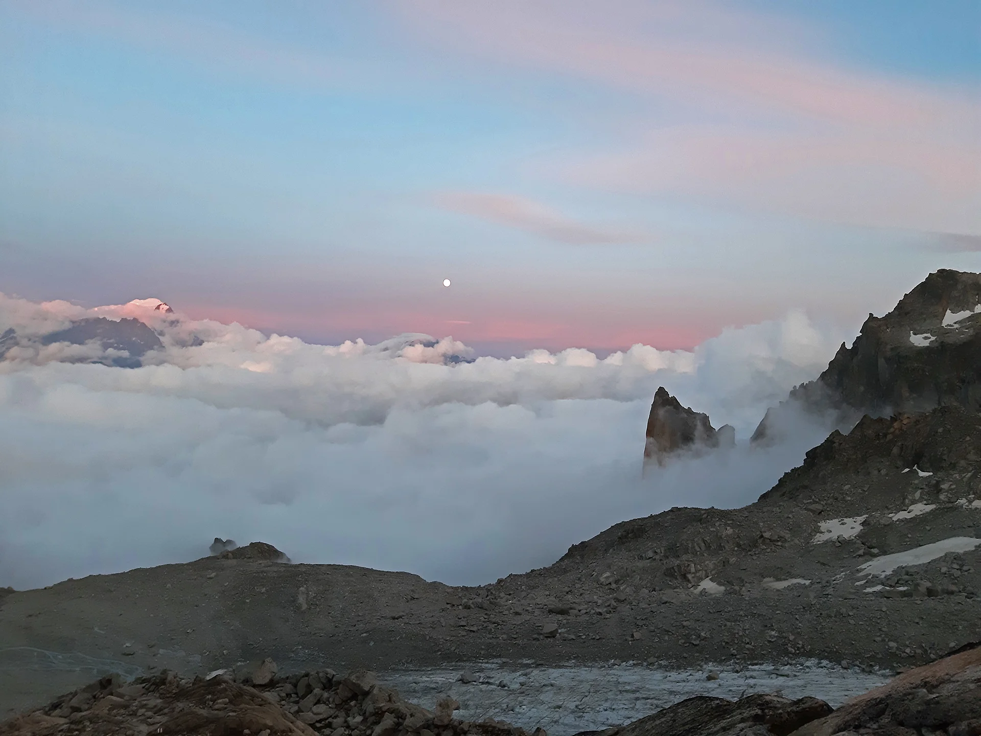 Abendstimmung vor der Cabane d’Orny (2826m) | © DAV Koblenz | Hulley