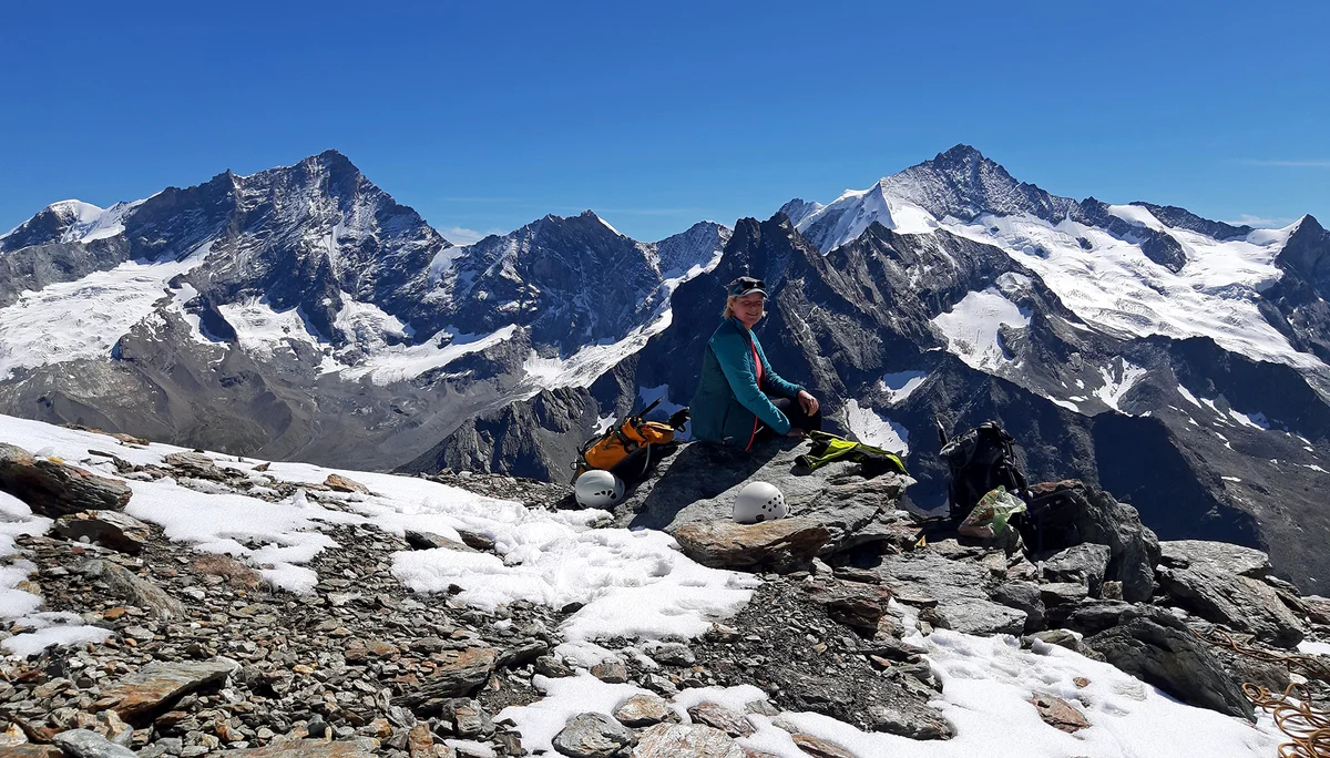Auf dem Gipfel der Pigne de la Le (3389m) - v.l.n.r.: Bishorn (4151m), Weisshorn (4506m), Zinalrothorn (4221m) | © DAV Koblenz | Hulley