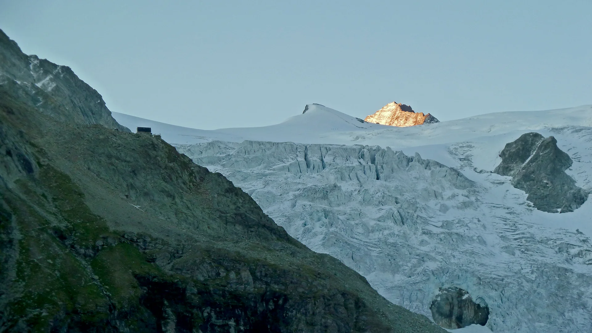 Im Aufstieg zur Cabane de Moiry (2825m)  | © DAV Koblenz | Hulley