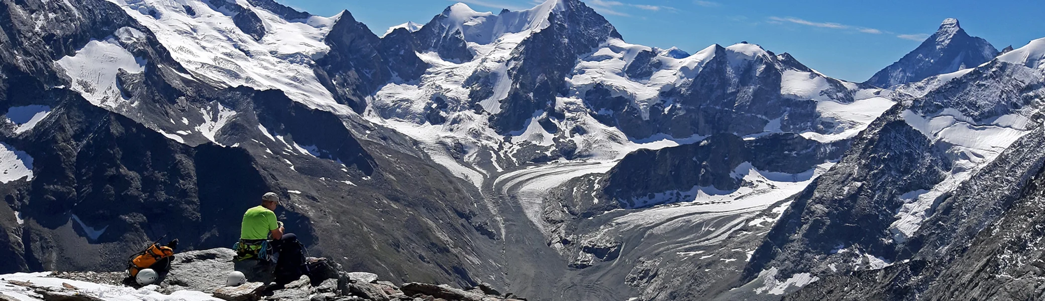 Auf dem Gipfel der Pigne de la Le (3389m) - v.l.n.r.: Zinalrothorn (4221m), Obergabelhorn (4063m), Matterhorn (4478m) | © DAV Koblenz | Hulley