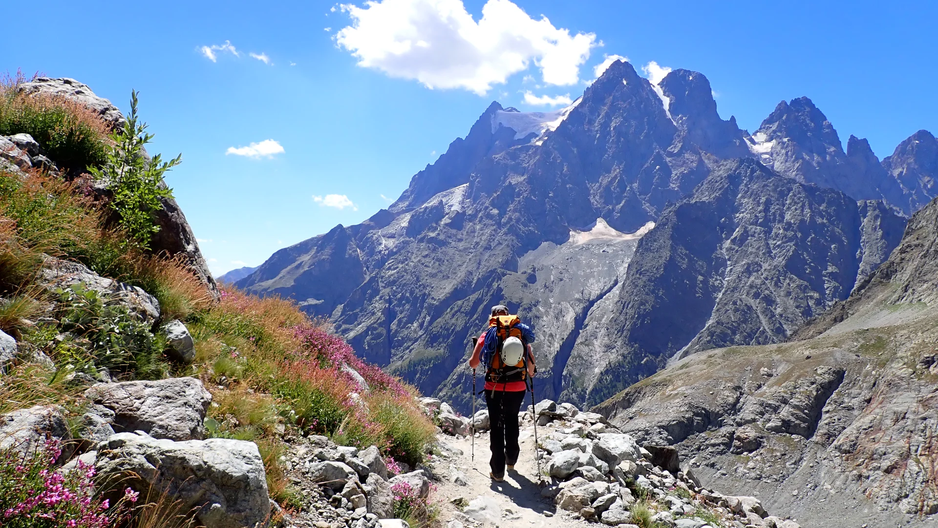 Abstieg, im Hintergrund des Mont Pelvoux (3.946m) | © DAV Koblenz | Hulley