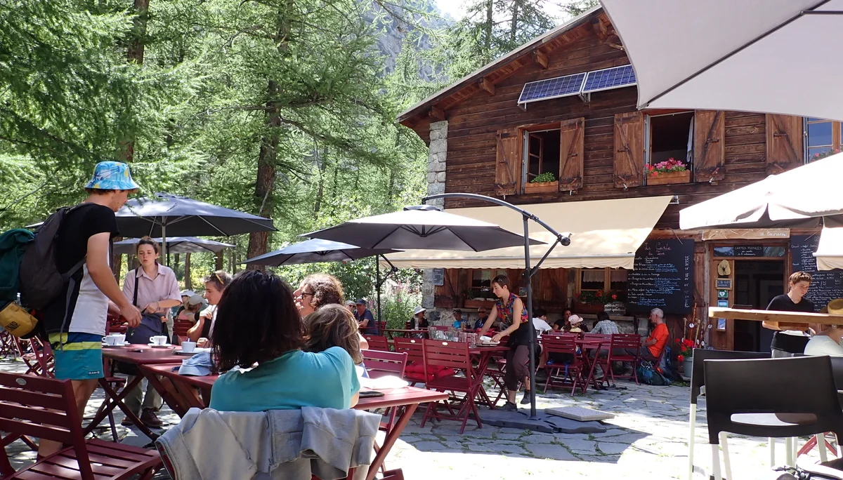 Rast im Chalet Refuge du pré de Madame Carle | © DAV Koblenz | Hulley