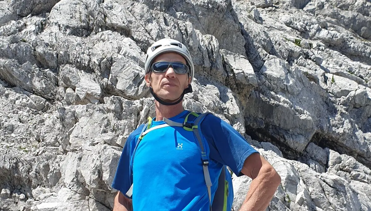 Holger in der Ostwand unterhalb der Biwakschachtel | © Holger Koch