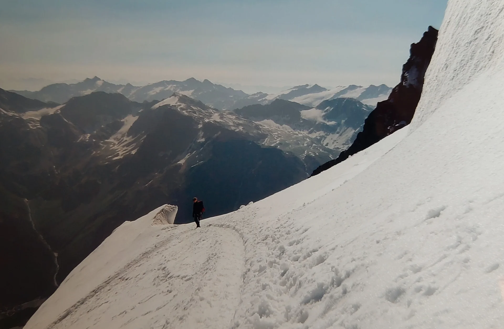 Abstieg vom Ortler über steile Firnflanken | © DAV Koblenz