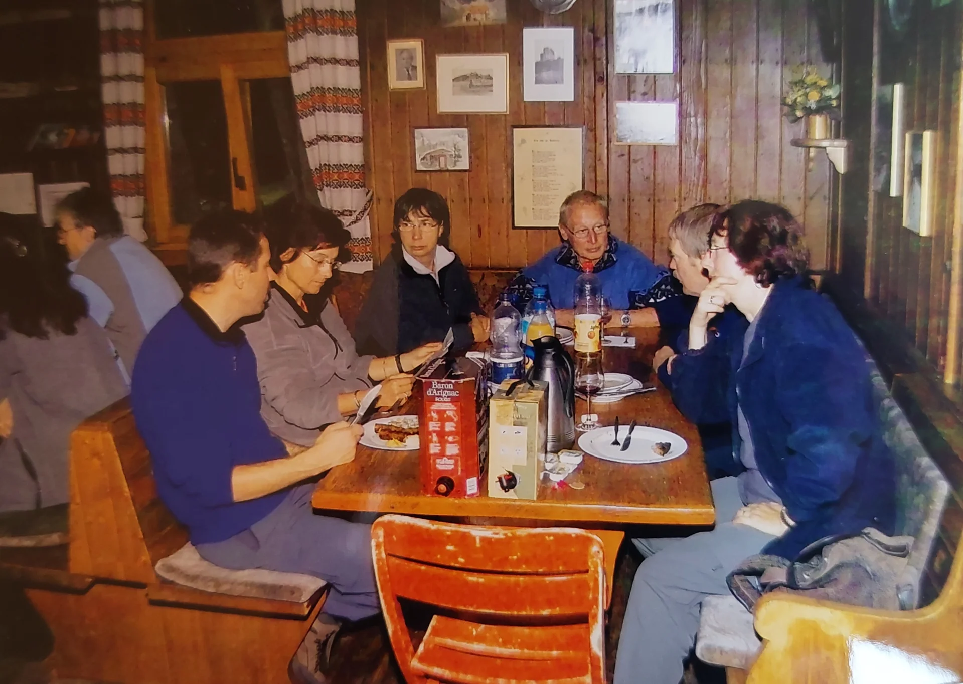Hüttenabend auf der Teufelsley. Peter, Anneliese, Ilona, Fritz, Werner und Sybilla | © DAV Koblenz