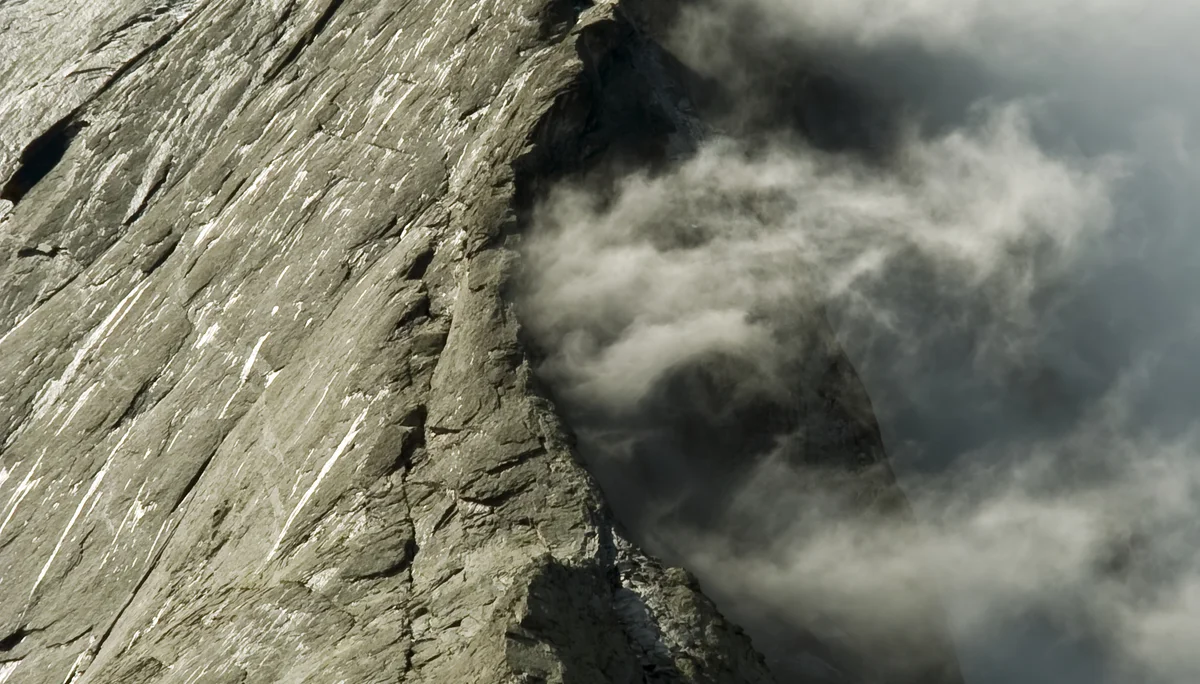 Die Nordkante im Wolkennebel | © DAV Koblenz | Detlev Reimann