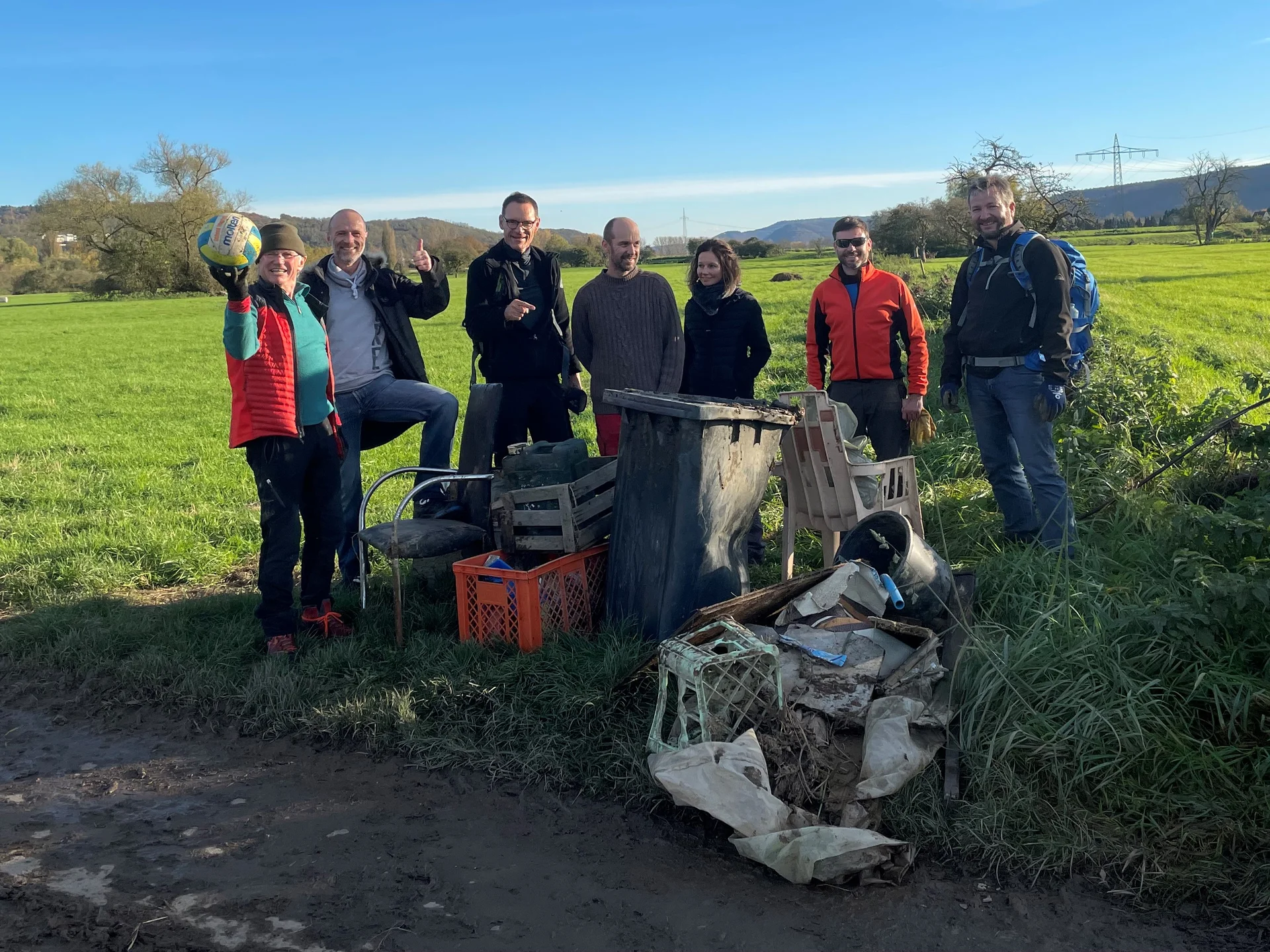 Die Helfer mit ihren Trophäen | © DAV Koblenz