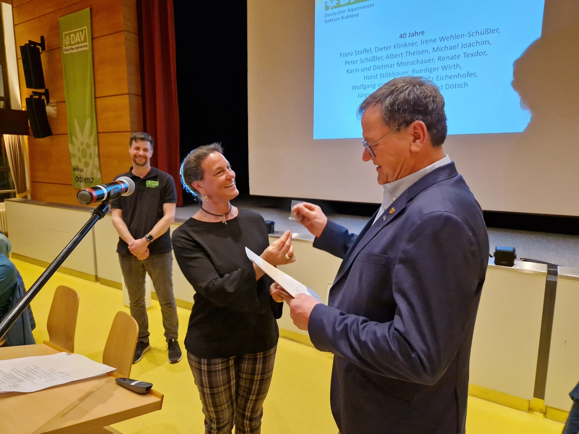 Übergabe der Ehrennadel in Silber vom Sportbund Rheinland | © Uwe Henning