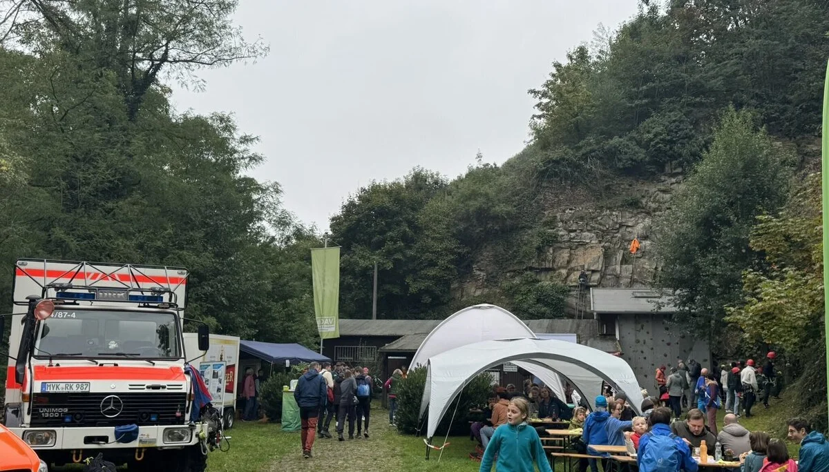 Blick auf das gut besuchte Gelände | © Wolfgang Arnoldt