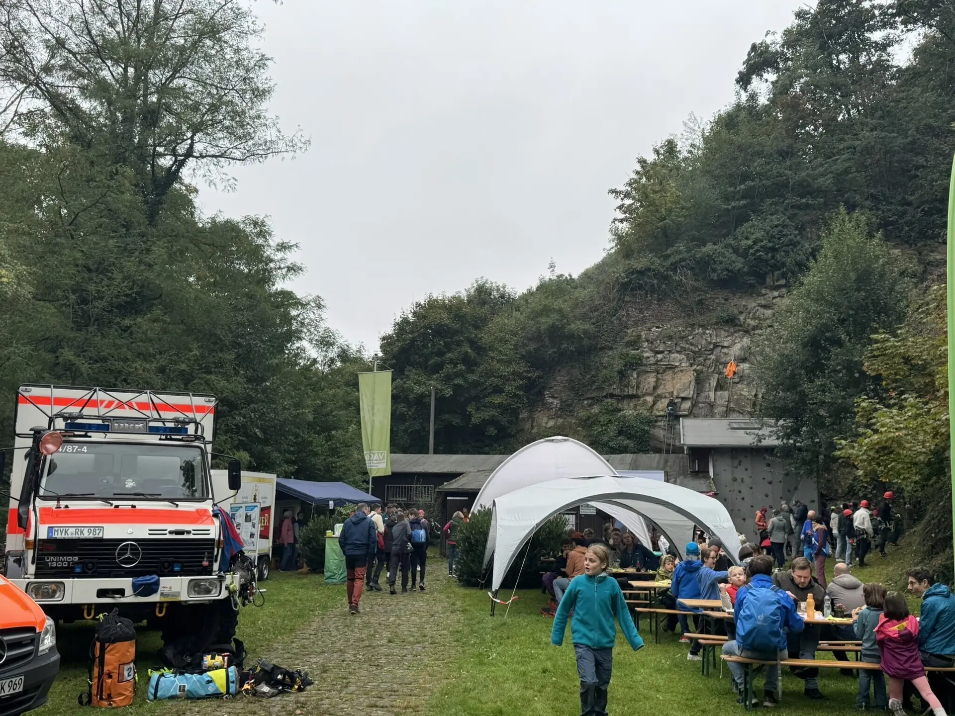 Blick auf das gut besuchte Gelände | © Wolfgang Arnoldt