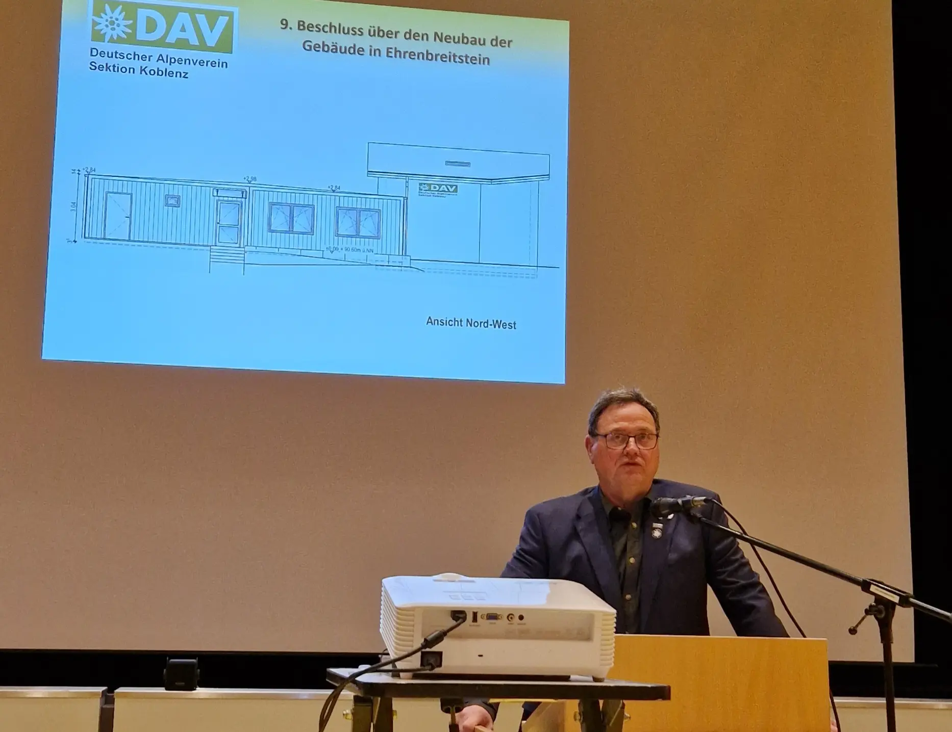 Norbert Dötsch wirbt für den Neubau | © Uwe Henning