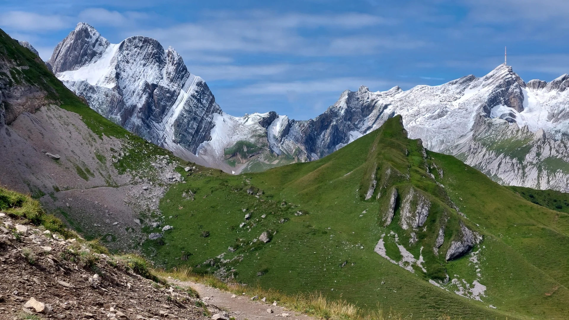 Altmann, Rotsteinpass; Lisengrat und Säntis (v. l. n. r.) | © Peter May