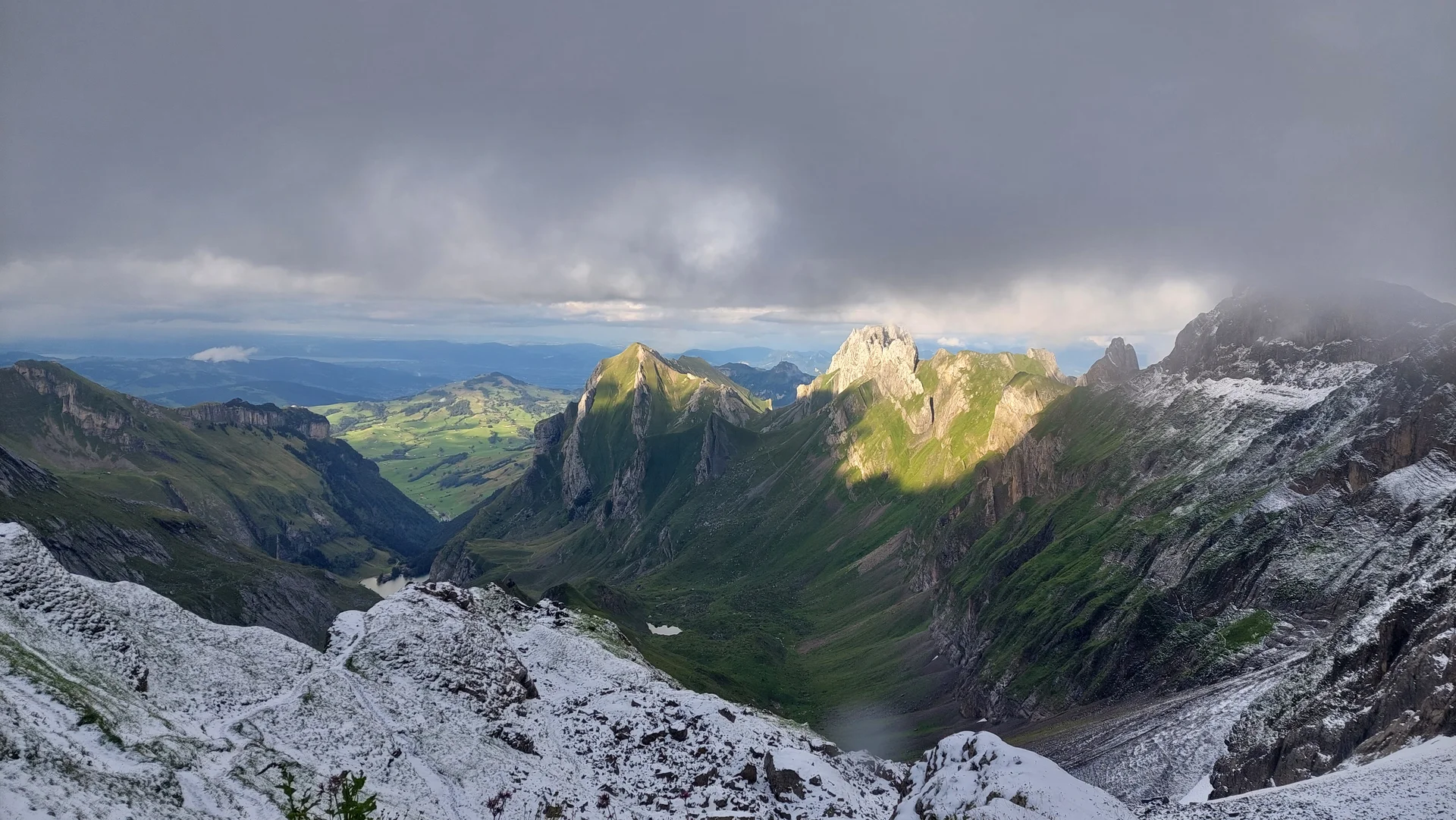 Blick vom Rotsteinpass auf die Meglisalp | © Peter May
