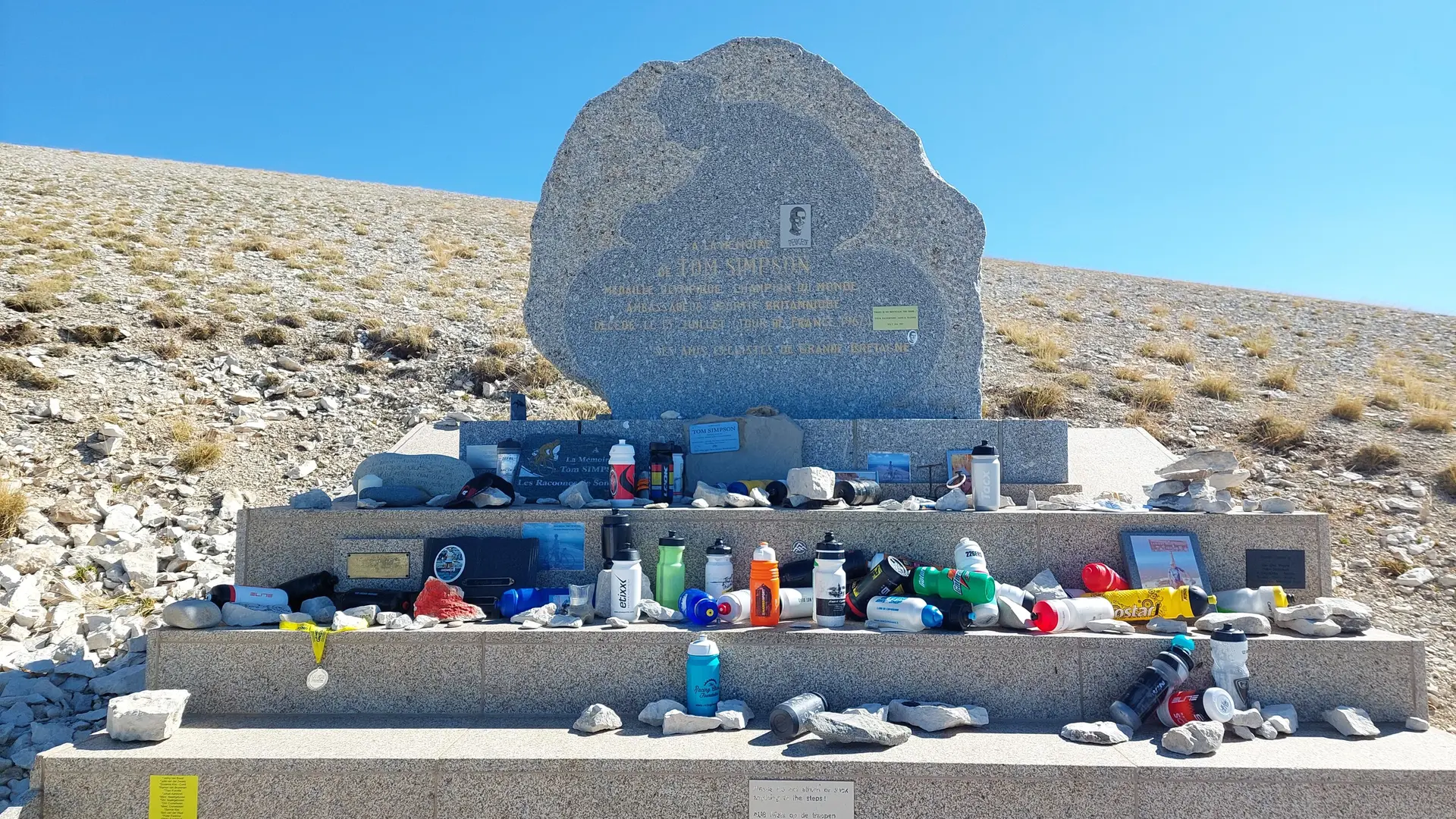 Gedenkstein für Tom Simpson | © Peter May