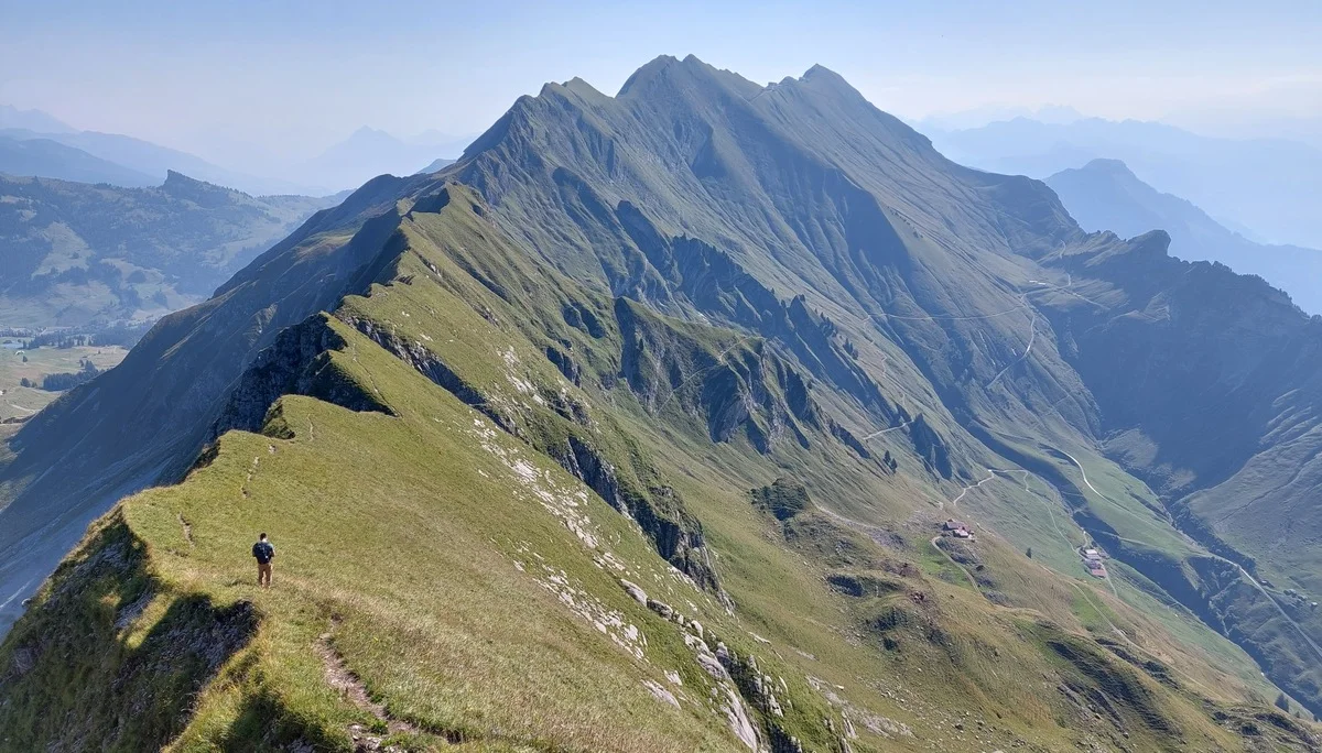 Rückblick auf den ersten Teil des Brienzergrats | © Peter May
