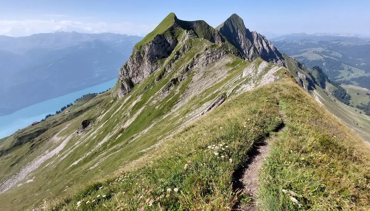 Blick auf Balmi (links) und Tannhorn (rechts | © Peter May