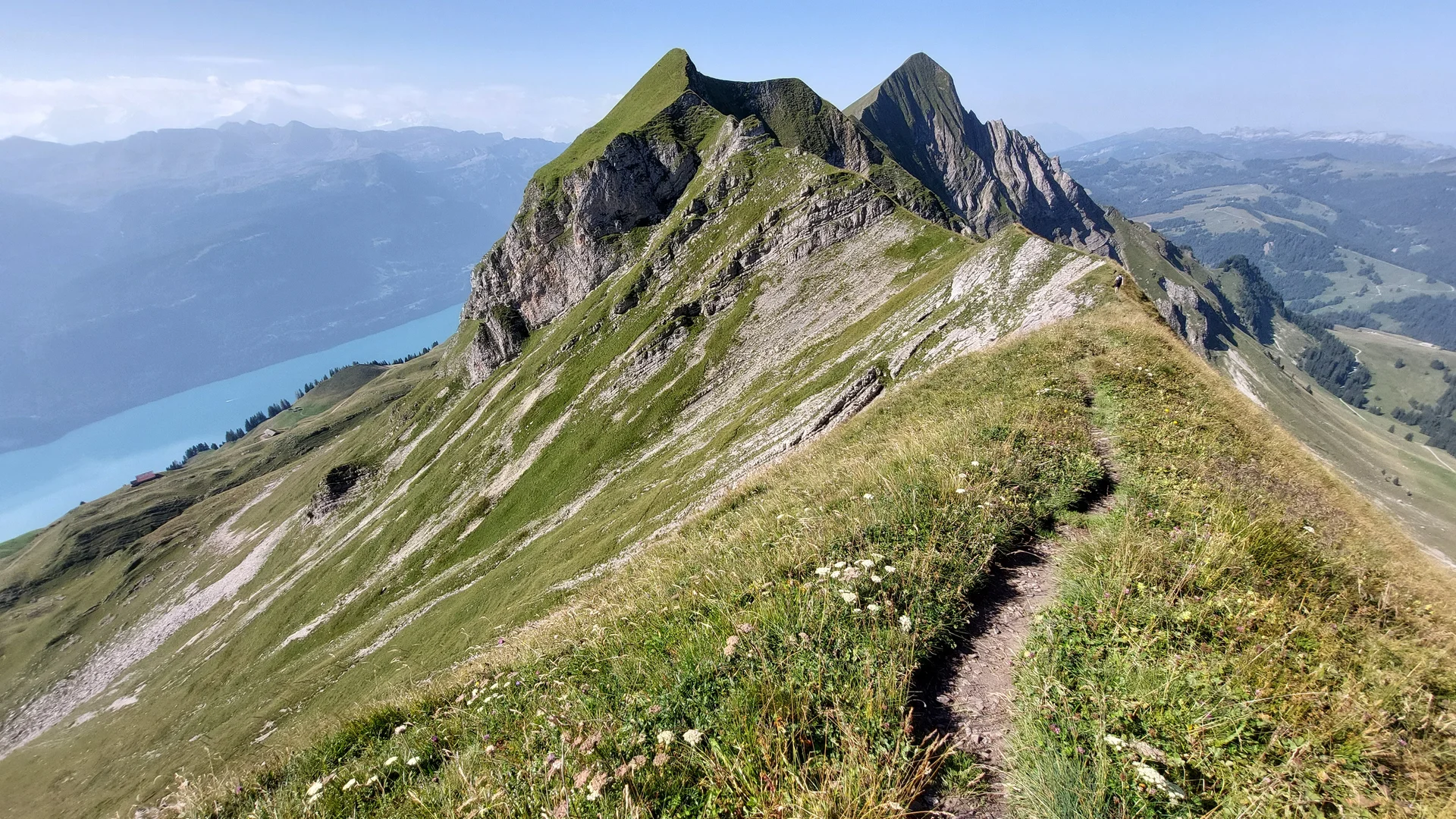 Blick auf Balmi (links) und Tannhorn (rechts | © Peter May