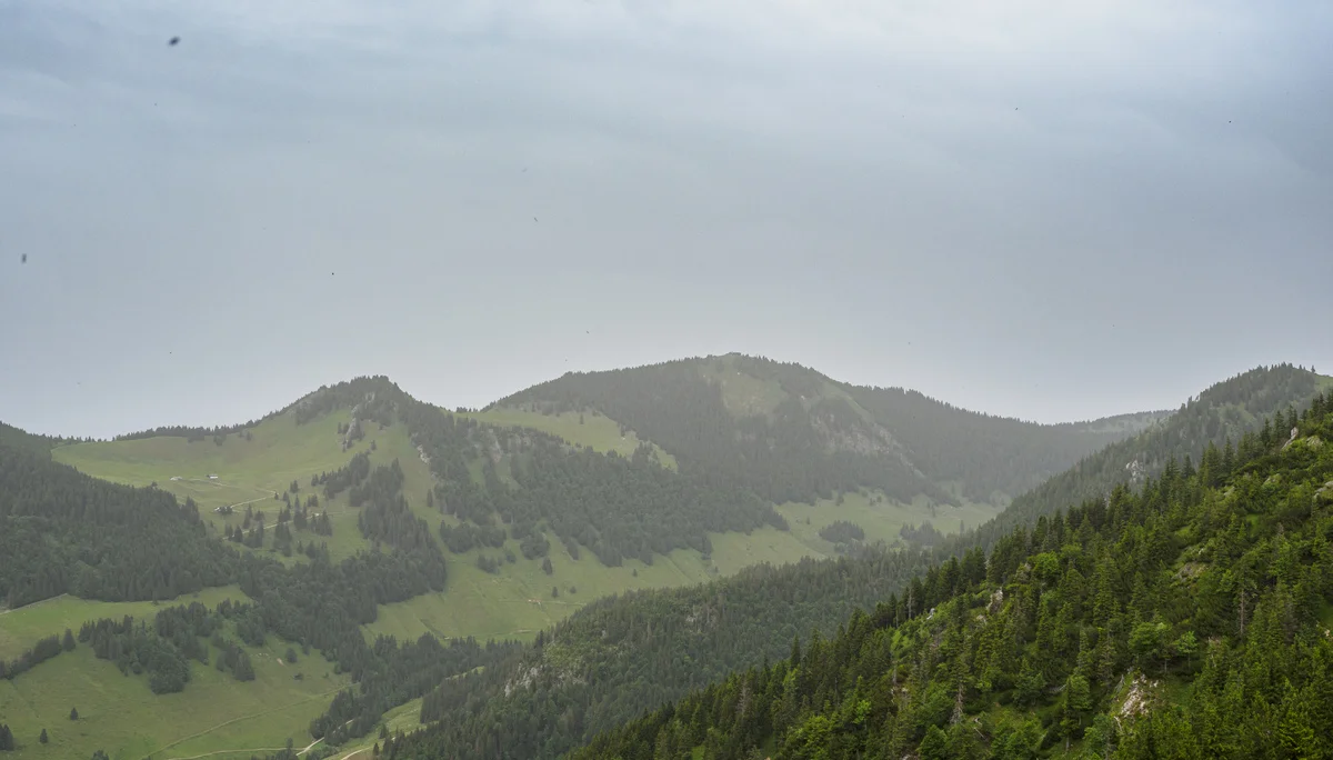 Gipfel im Hintergrund mit dem Hochrieshaus | © DAV Koblenz