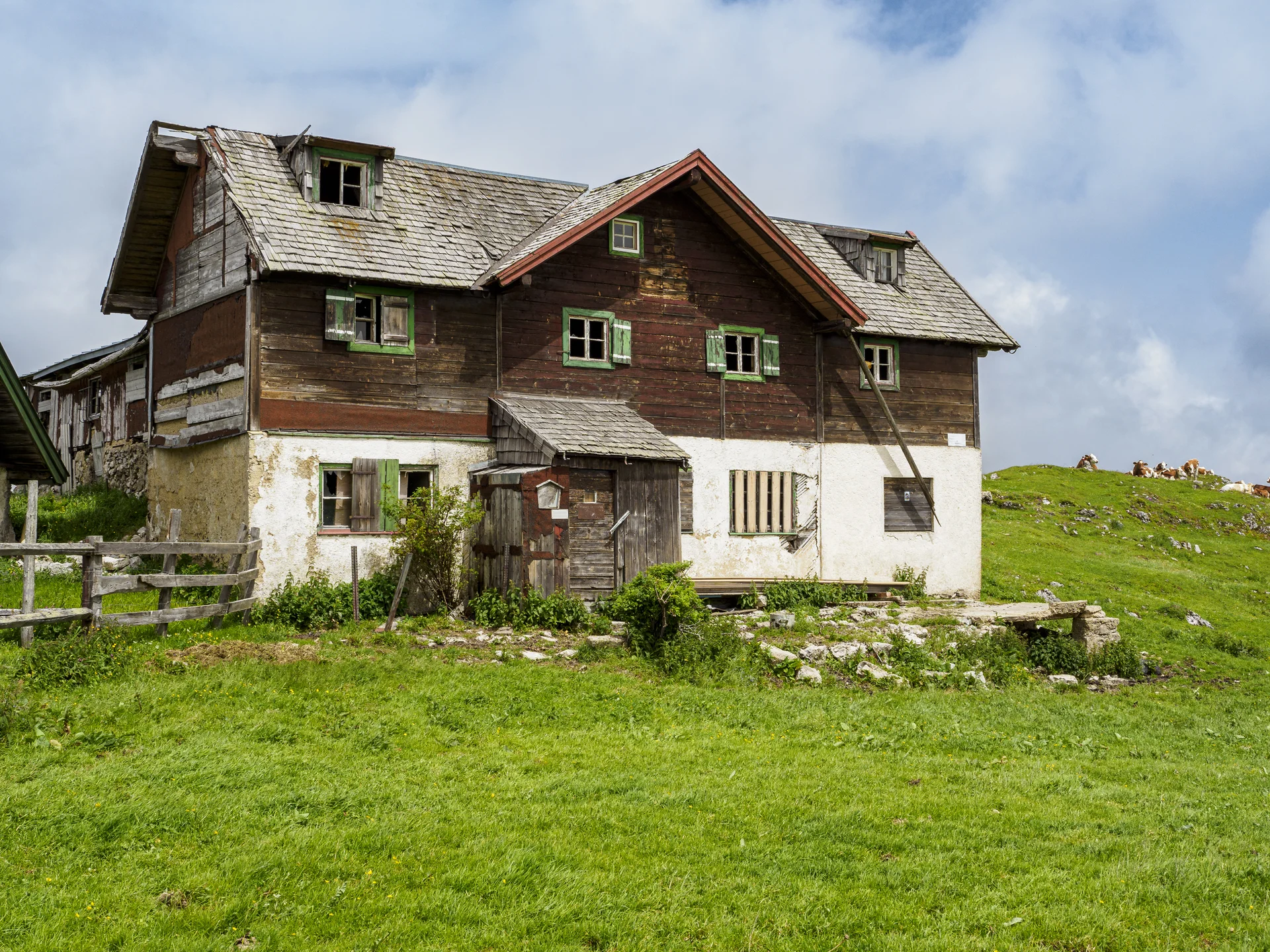 Klausenberghütte - dem Verfall preisgegeben | © DAV Koblenz