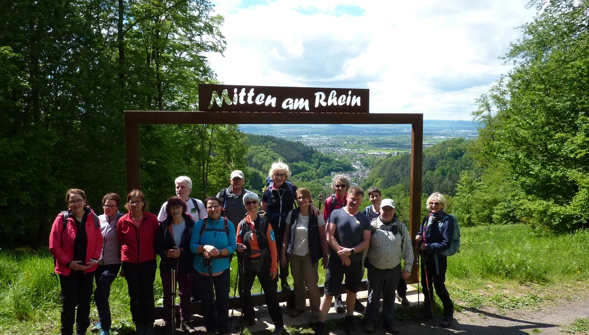 Gruppe mit Weitblick ins Rheintal | © DAV Koblenz