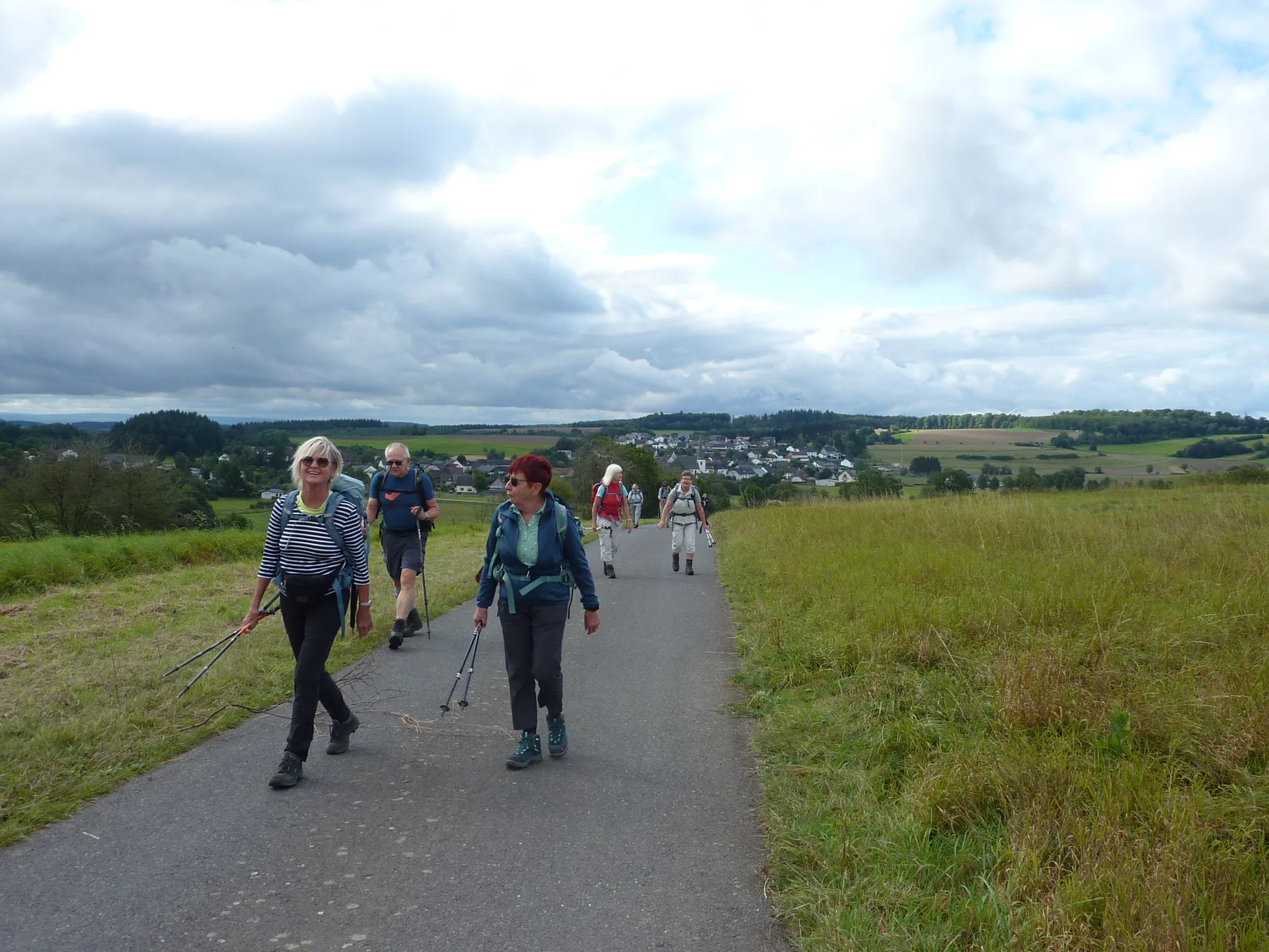 Wanderstart mit Strohn im Hintergrund | © DAV Koblenz