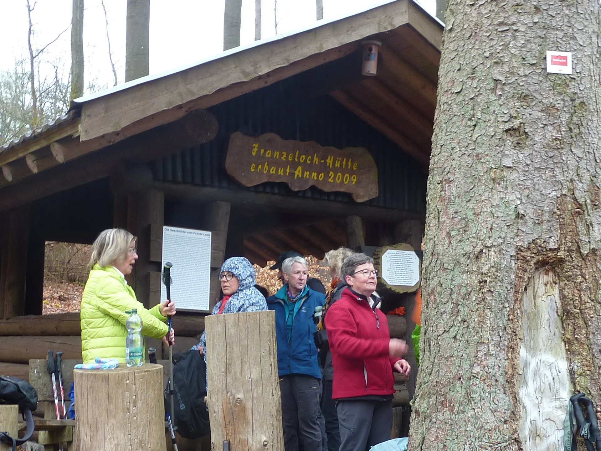 Verschnaufpause an der Franzeloch-Hütte | © DAV Koblenz