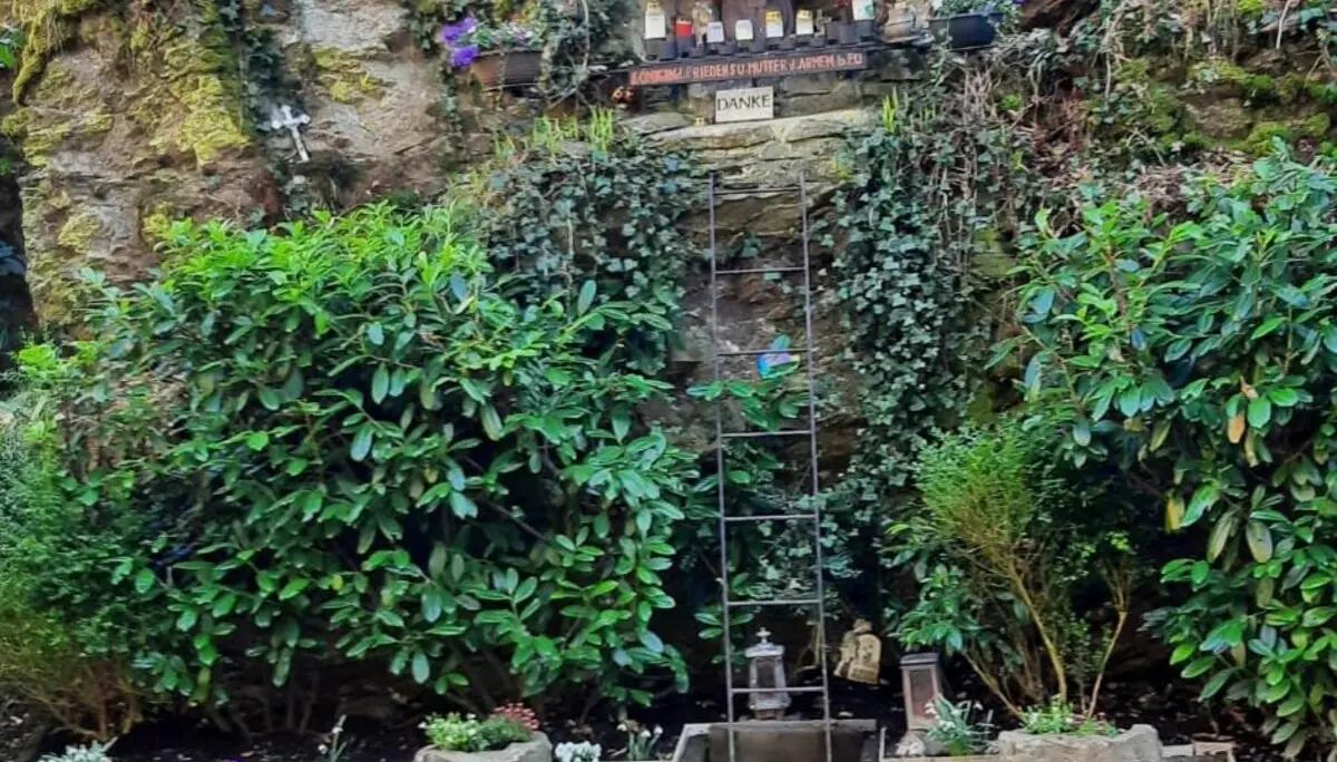 Pausenstelle mit Grotte | © DAV Koblenz