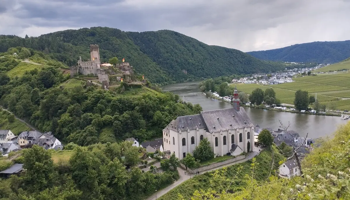 Blick auf die Burg Metternich | © DAV Koblenz