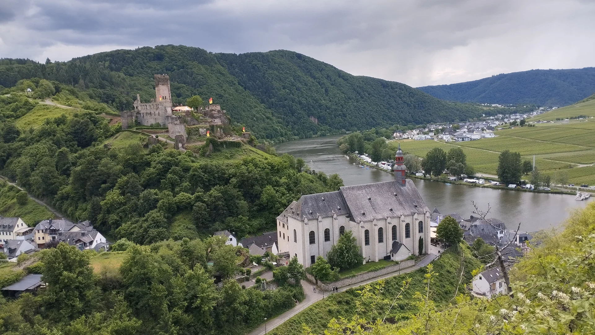 Blick auf die Burg Metternich | © DAV Koblenz