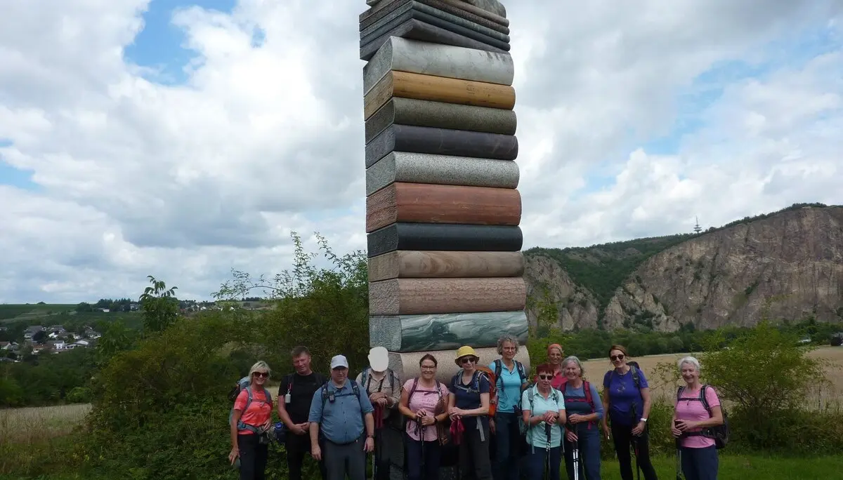 Gruppenbild am Bücherturm | © DAV Koblenz