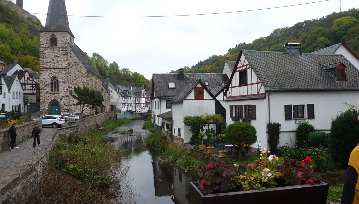 Malerisches Monreal mit Elzbach | © DAV Koblenz