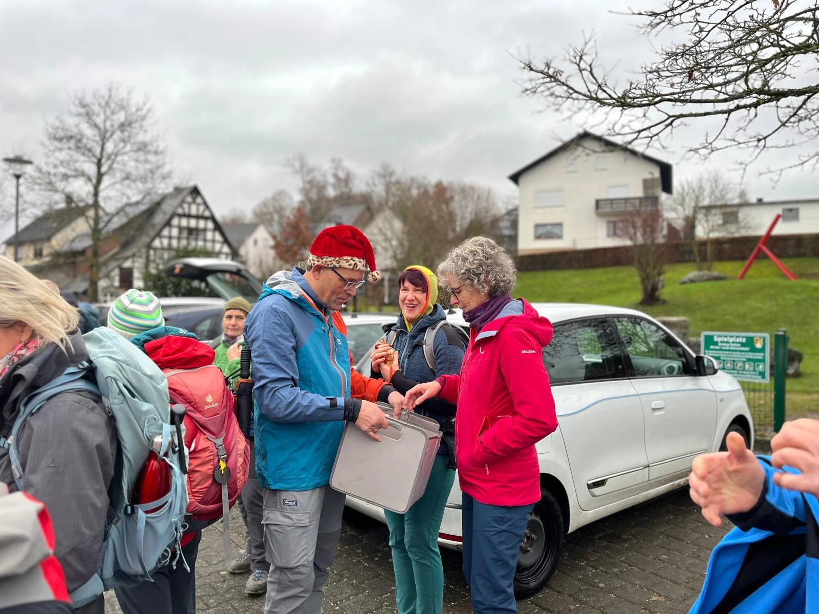 Bescherung zu Anfang... | © DAV Koblenz