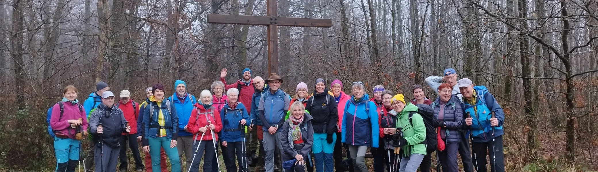 Die Gruppe am Gipfelkreuz. Von da an ging es "abwärts". | © DAV Koblenz