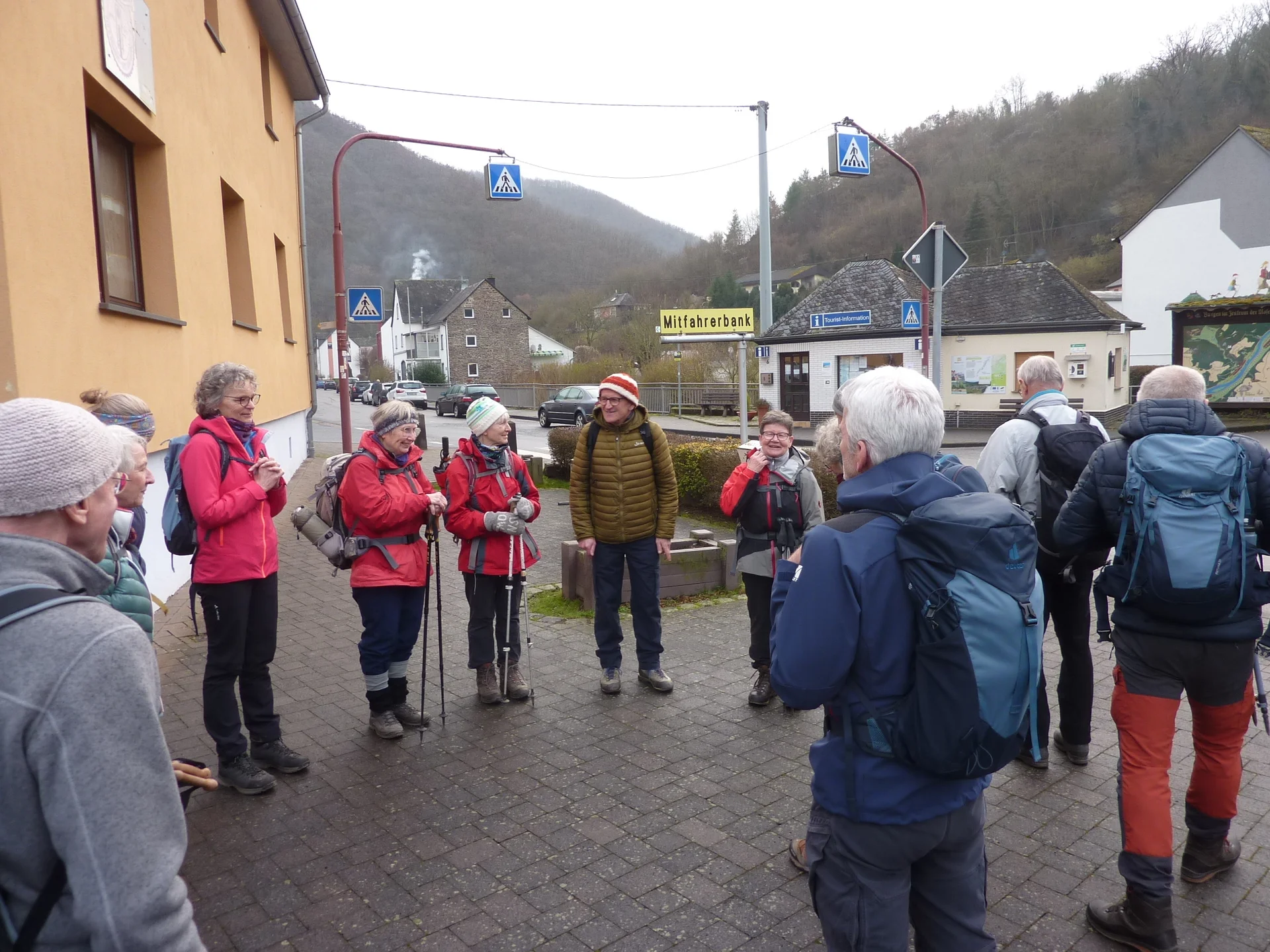 Treffen Marktplatz Burgen | © DAV Koblenz