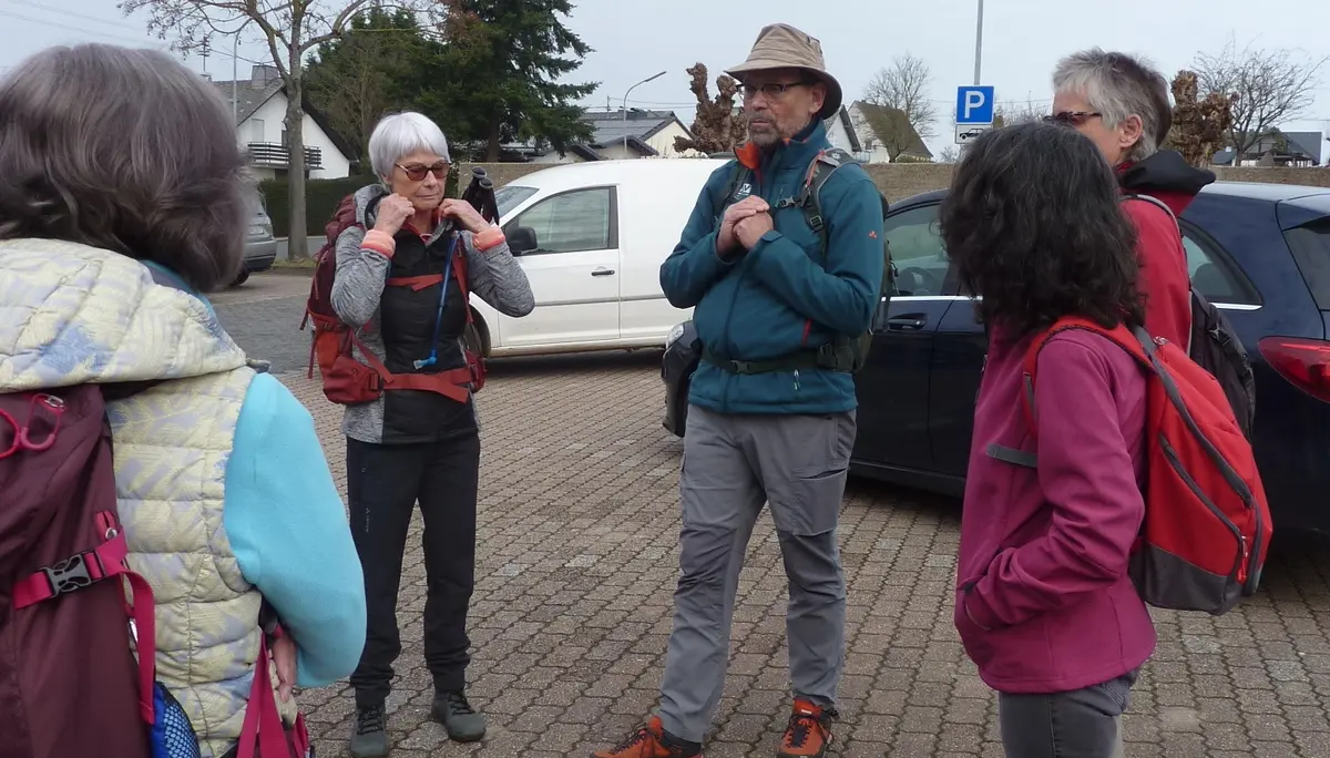 Treffen und Begrüßung am Parkplatz | © DAV Koblenz