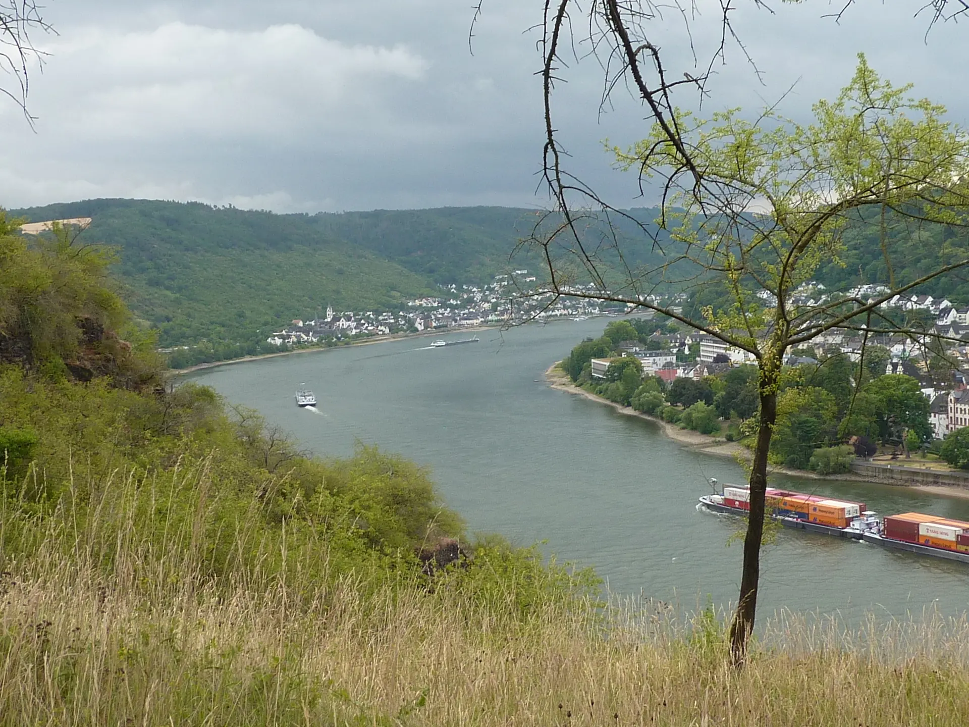Und dahinter die sehenswerte Rheinschleife | © DAV Koblenz